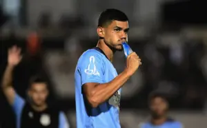 Ponte Preta encaminha renovação com zagueiro até 2027