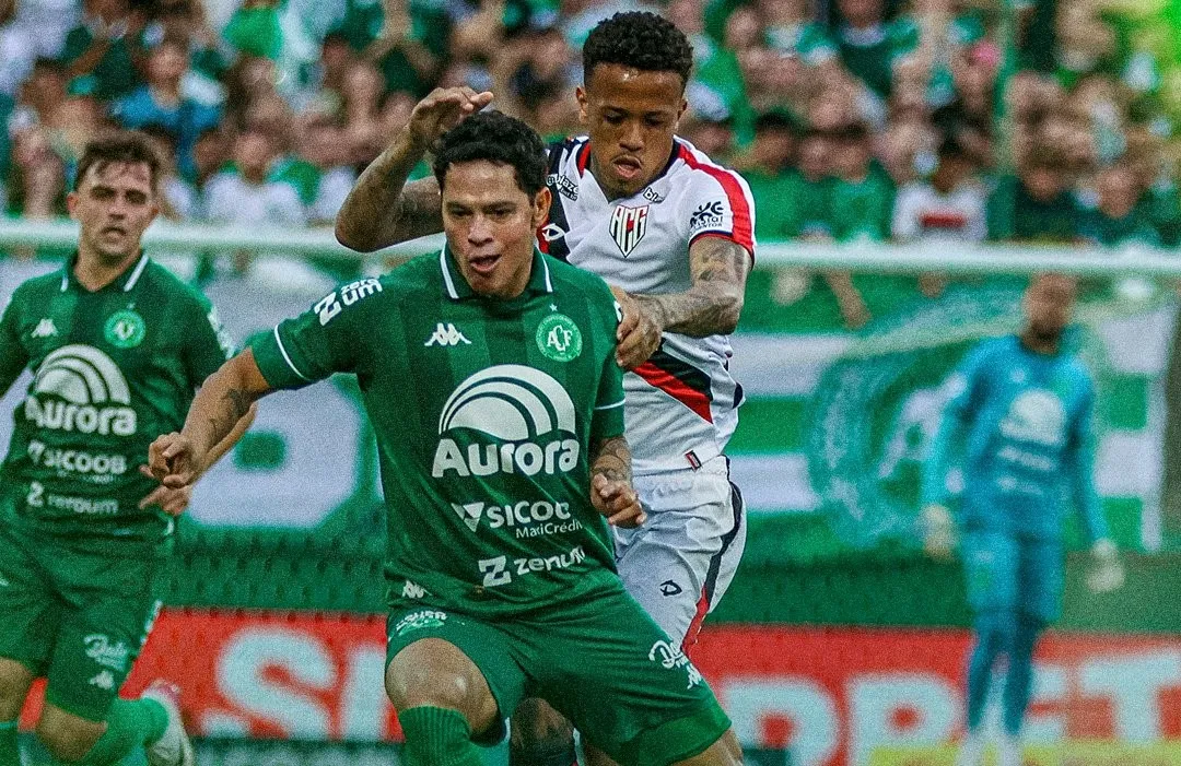 Meia da Chapecoense cita empenho por acesso: “Deu tudo certo”