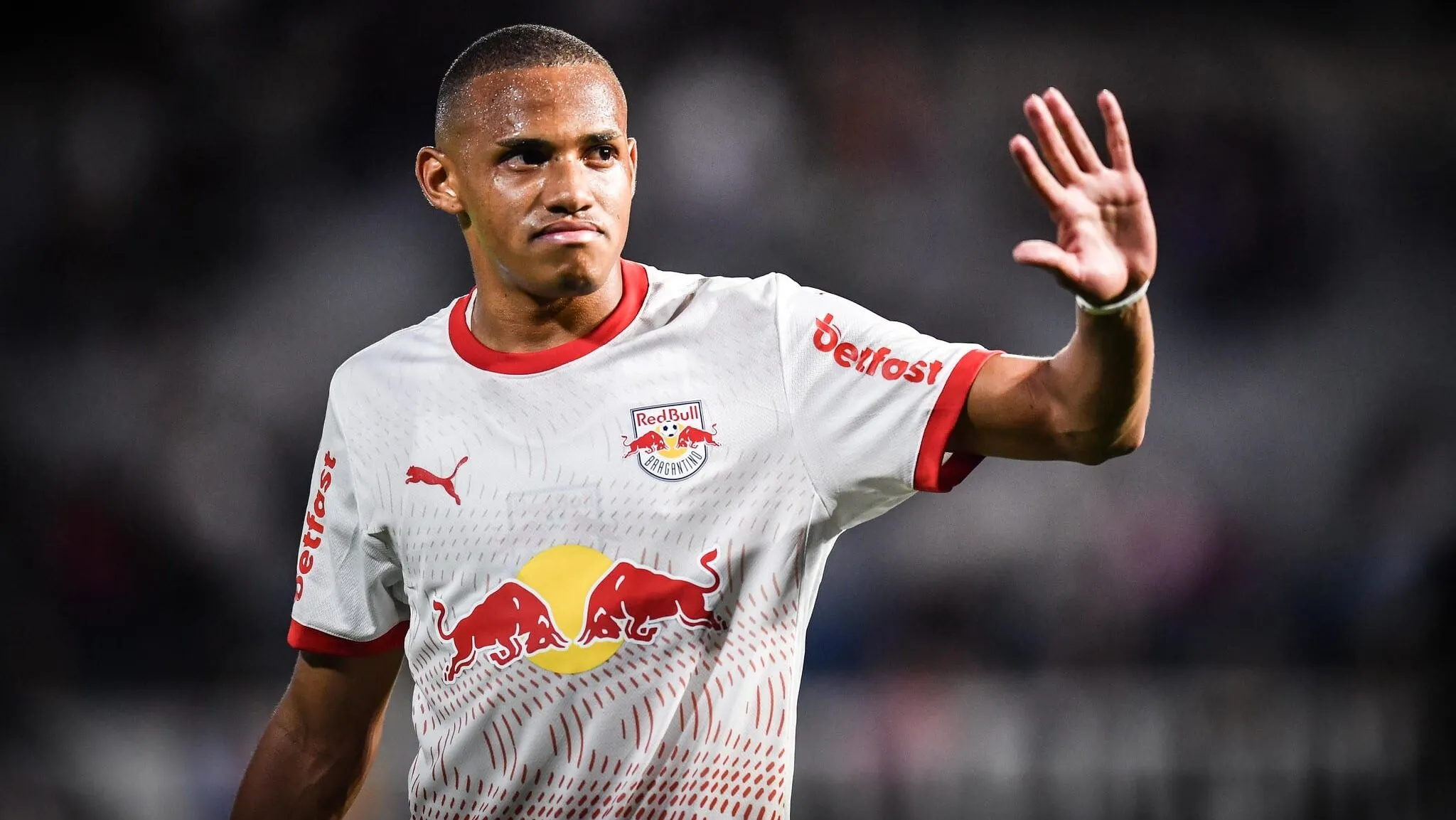 Meia do Red Bull Bragantino minimiza derrota para Flamengo: “Continuar confiante”