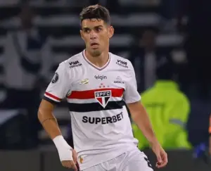 Oscar deixa o hospital após cinco dias internado por alterações cardíacas