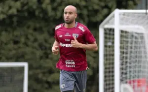Lucas vê jogo com o Flamengo como final e convoca a torcida do São Paulo para a Vila Belmiro