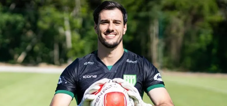 Lucas Maticoli é apresentado como reforço (Foto: PH Almeida-Boavista SC)