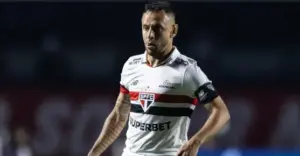 Flamengo tem elenco mais completo que o campeão de 2019, diz Rafinha