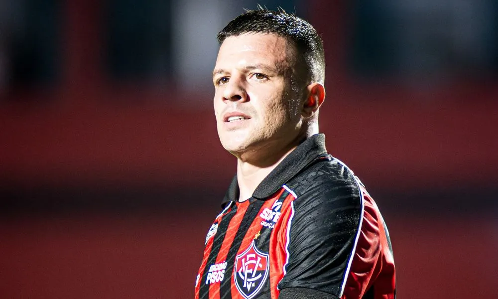 Renato Kayzer avalia empate Vitória