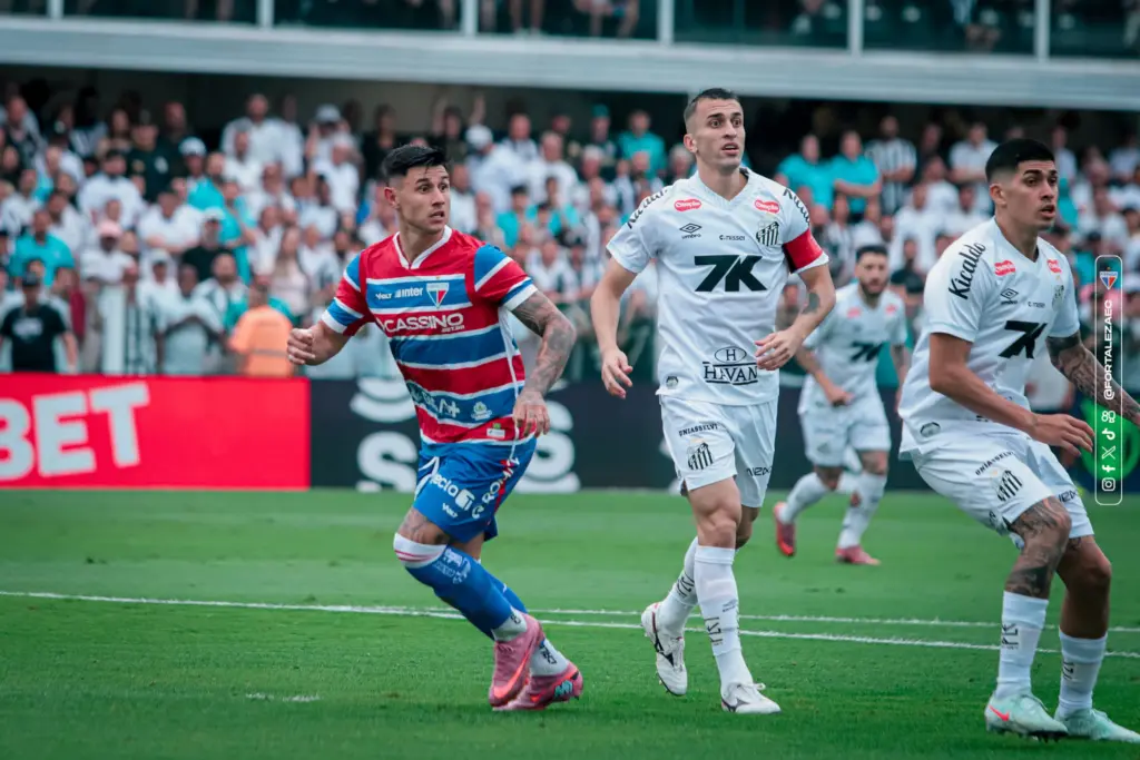 Volante do Fortaleza valoriza empate: "Viemos aqui para somar ponto" 2 Santos Fortaleza Brasileirão
