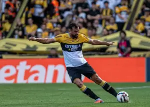 Criciúma aposta na experiência de Castán no final da Série B