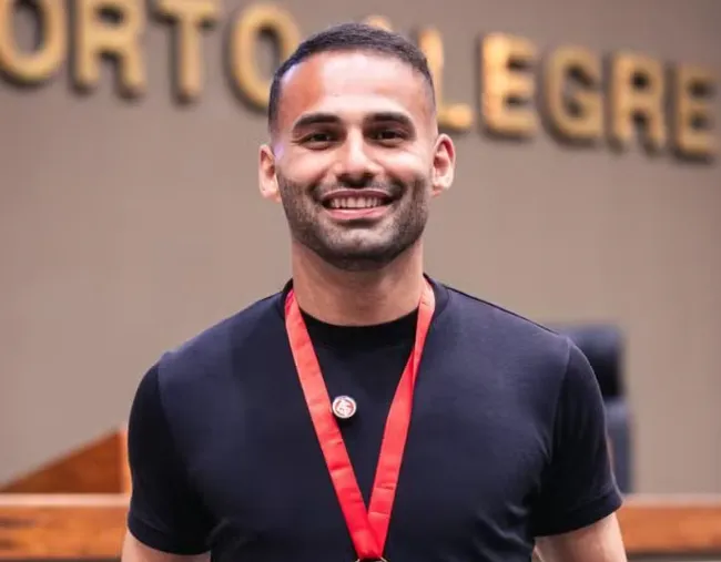 Thiago Maia recebe título de cidadão de Porto Alegre por atuação nas enchentes