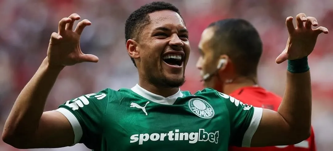 Vitor Roque jogava videogame na hora da convocação e admite surpresa