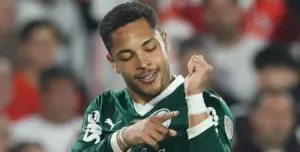 Palmeiras busca acordo para evitar suspensão de Vitor Roque