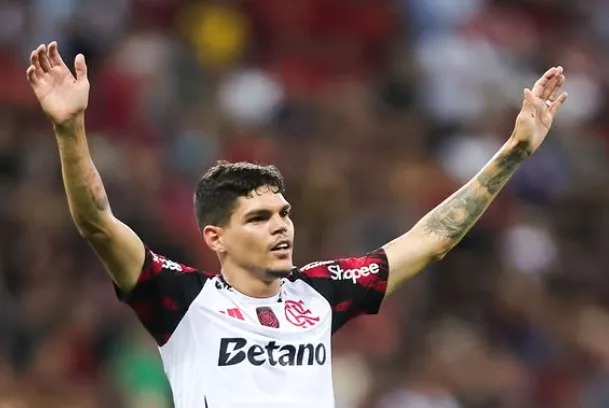 Flamengo assume favoritismo e supera Palmeiras na corrida pelo título do Brasileirão