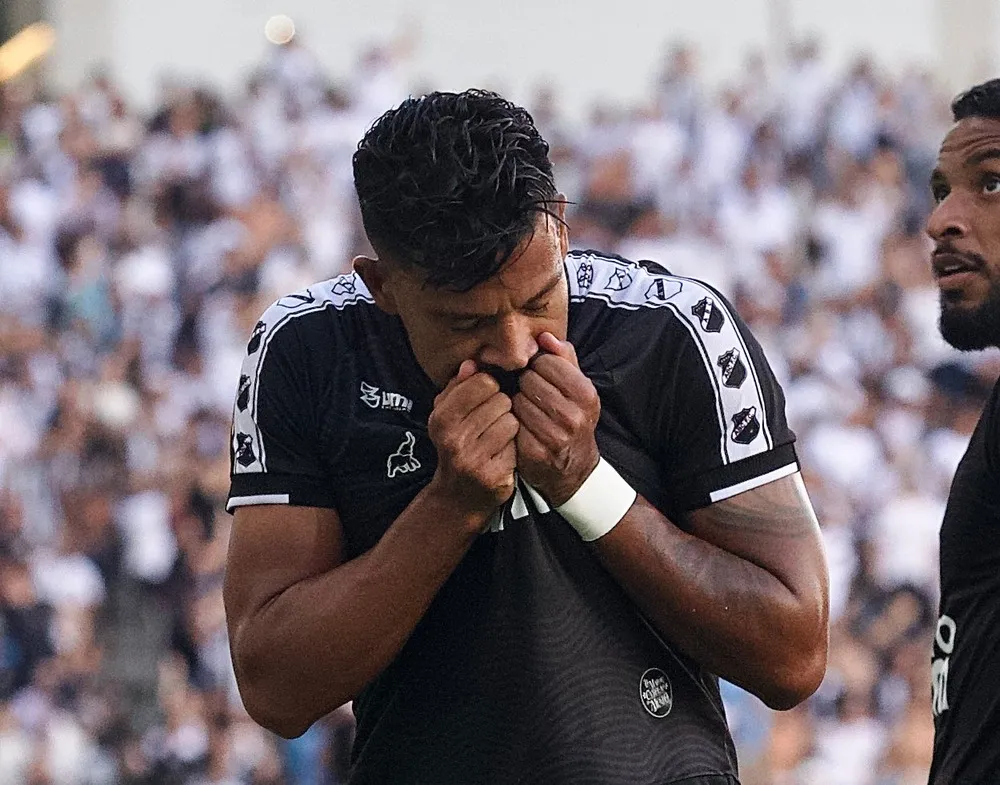 ABC renova contrato do ídolo Wallyson para 2026