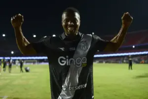 Pacheco processa Ponte Preta por falta de pagamentos