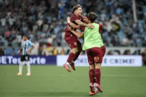 Grêmio 1 x 2 Fluminense - Soteldo desencanta e mantém Flu embalado no Brasileiro