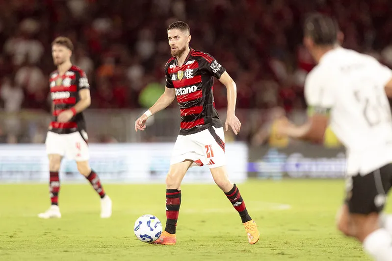 Jorginho se adapta ao futebol brasileiro, supera lesões e vira um dos símbolos do título do Flamengo