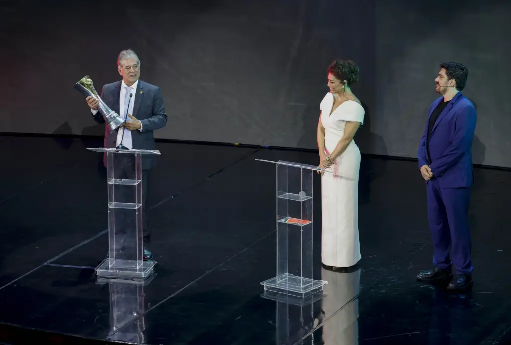 44 dias depois, Ponte Preta enfim recebe o troféu de campeã da Série C 4 54972596271 1233329546 o