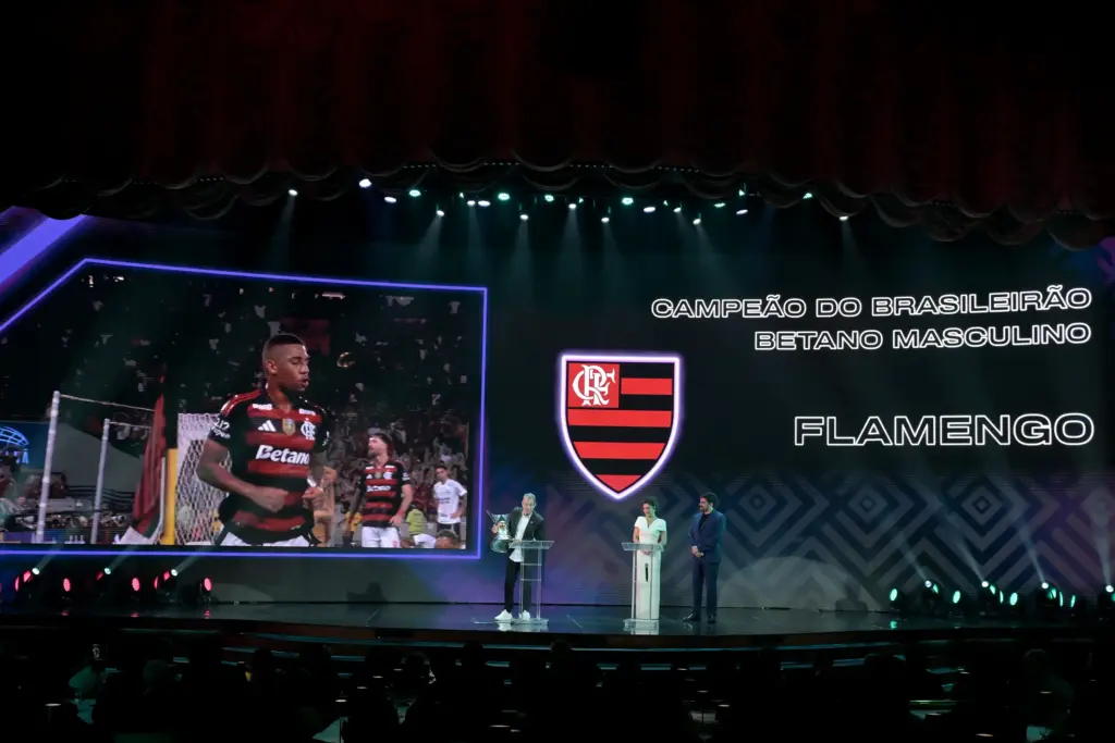 Campeão, Flamengo domina a seleção do Brasileirão