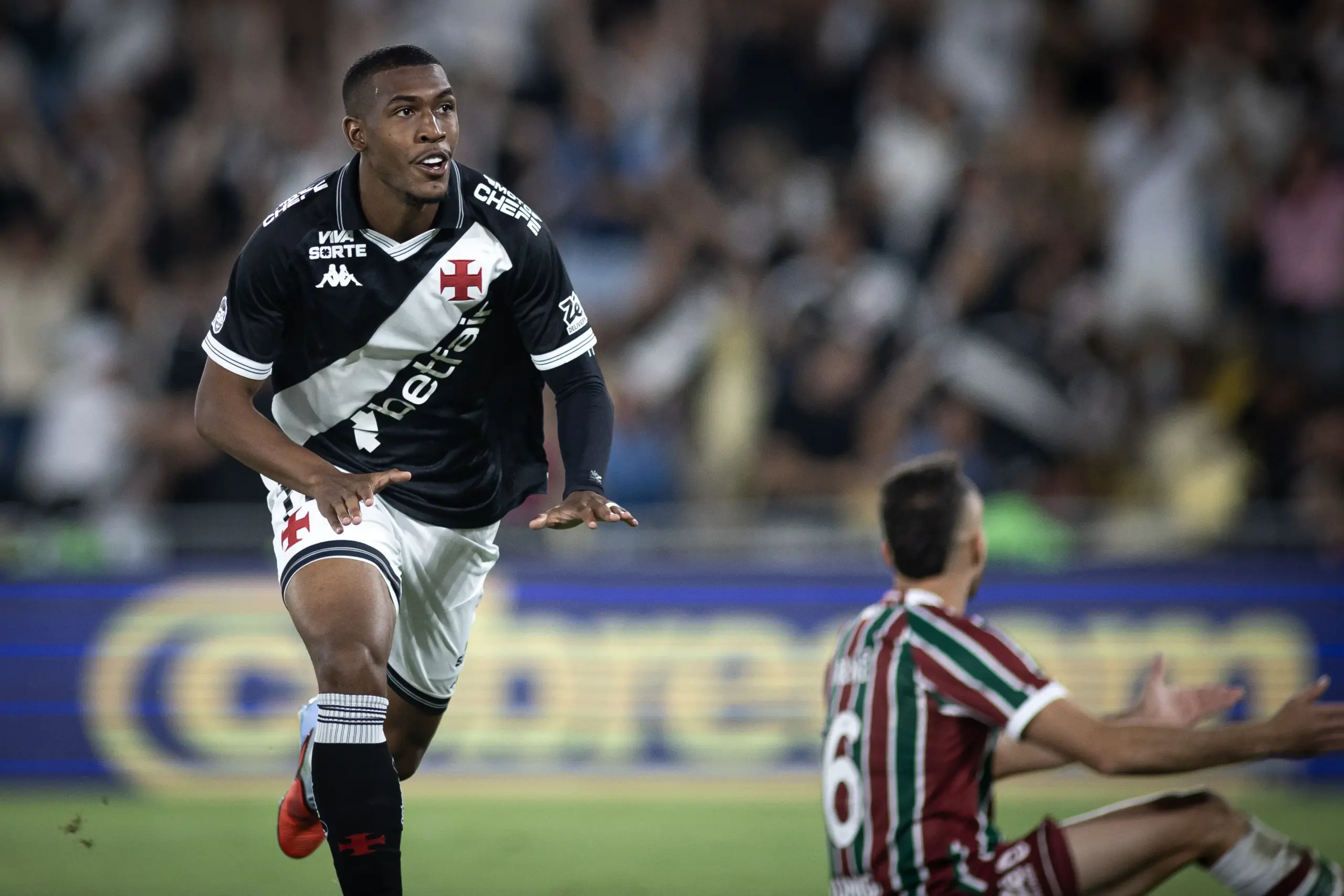 Vasco saiu na frente do Fluminense no Maracanã