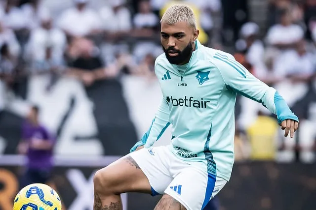 Gabigol perde pênalti e vira alvo de memes nas redes; veja 2
Gabigol perde pênalti e vira alvo de memes nas redes; veja (Foto: Gustavo Aleixo/Cruzeiro)