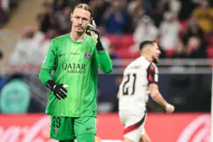 Goleiro do PSG, Safonov sofreu fratura na mão nos pênaltis da final