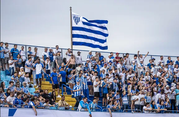 Avai atrasa parcela e credores acionam falencia