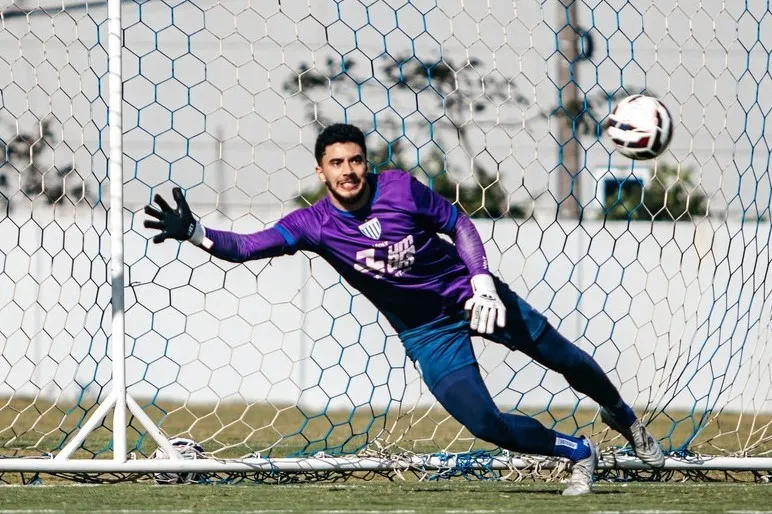 Avaí é acionado na Justiça por atrasos salariais de César Augusto