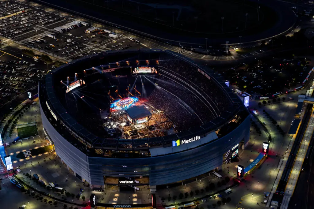 Seleção jogará em estádios 'brasileiros' e em alerta para tempestades