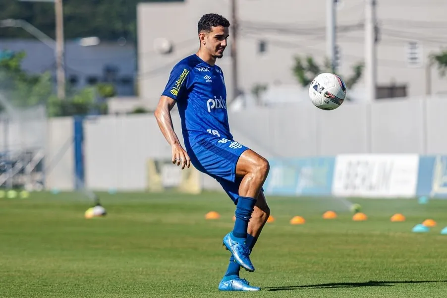 Brusque contrata volante ex-Grêmio para 2026