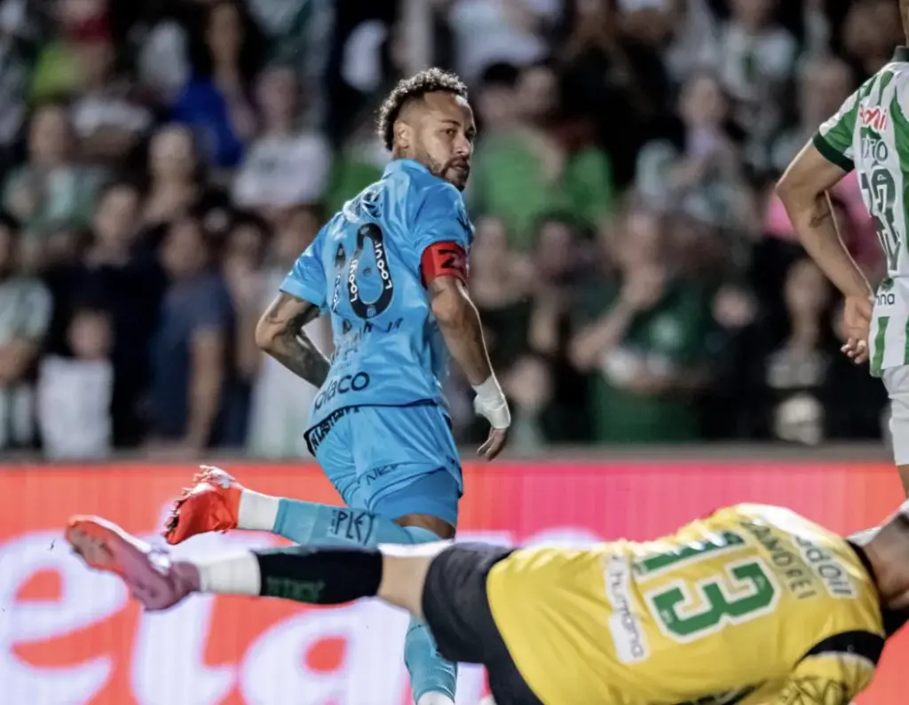 Neymar festeja hat-trick e não confirma sequência no Santos