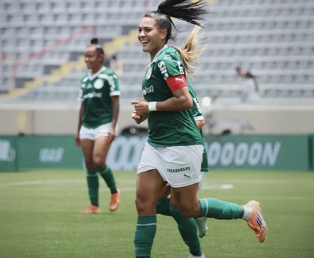 PAULISTÃO FEMININO: Palmeiras goleia Corinthians e fica perto do título