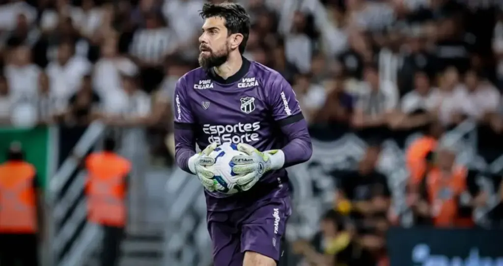 Guarani acerta a contratação do goleiro Fernando Miguel