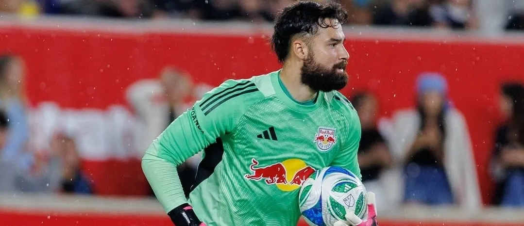 Carlos Coronel em ação na MLS (Foto: Divulgação-Red Bull NY)