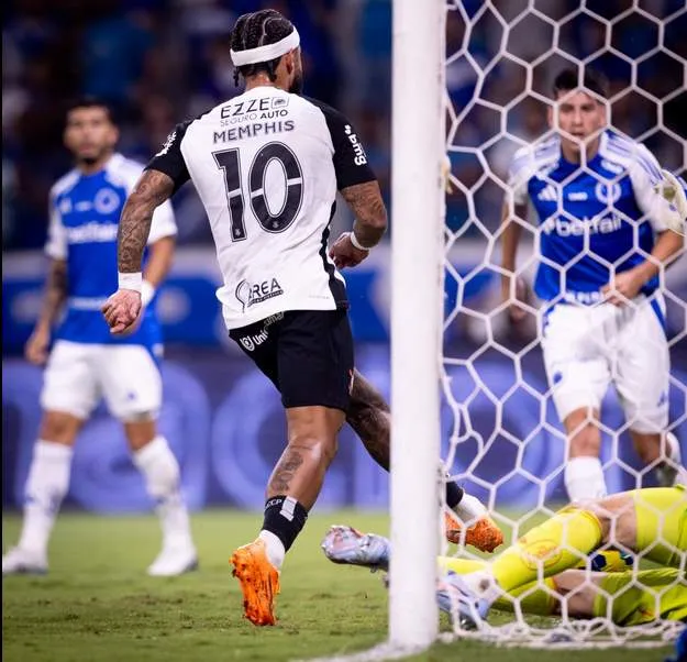 Memphis destaca marcação do Corinthians diante do Cruzeiro 2 Copa do Brasil - 2025