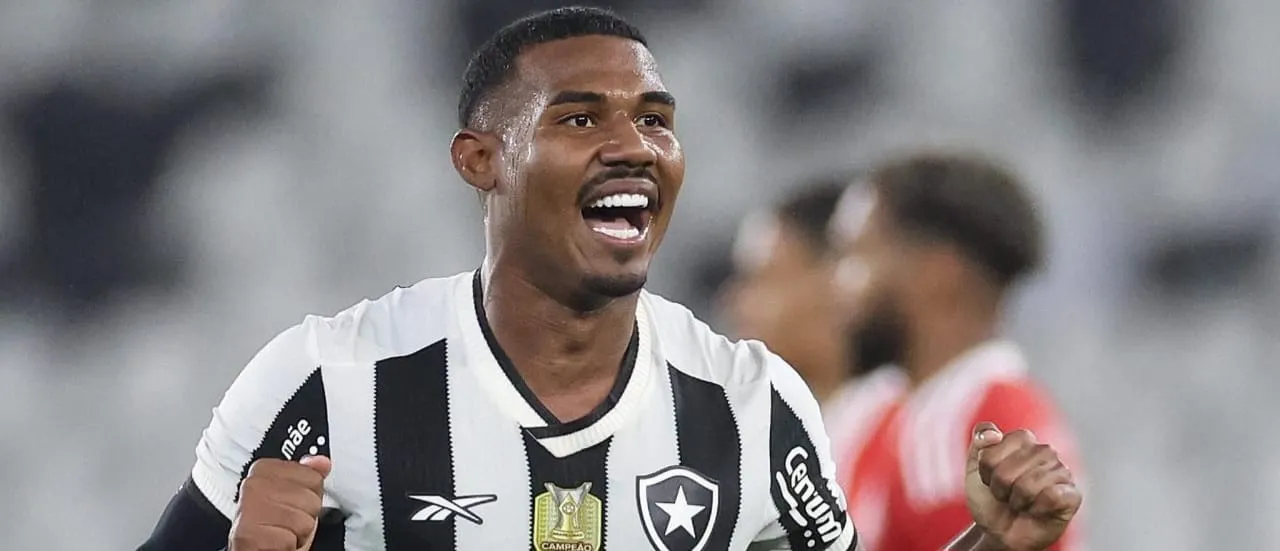 Cuiabano em ação pelo Botafogo (Foto: Vítor Silva-BFR)