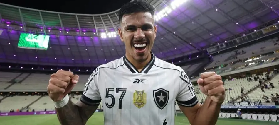 David Ricardo em ação pelo Botafogo (Foto: Vítor Silva-BFR)