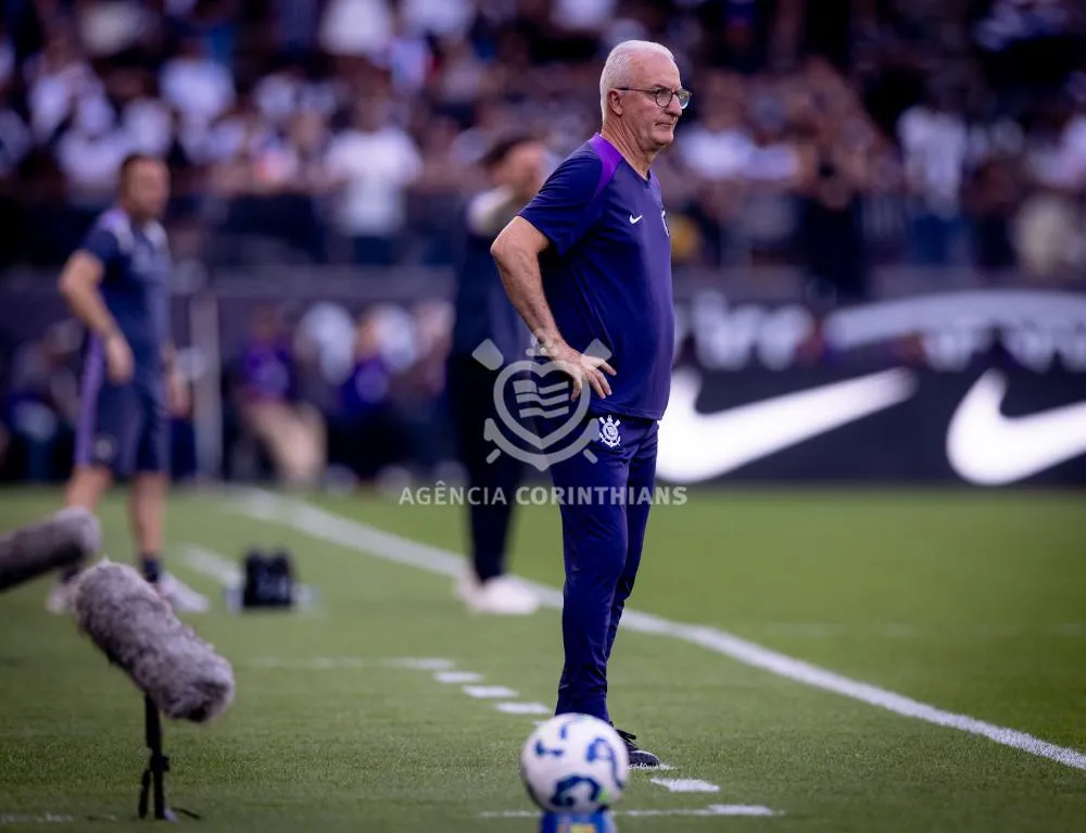 Dorival lamenta desfalques do Corinthians e aponta foco na semifinal da Copa do Brasil