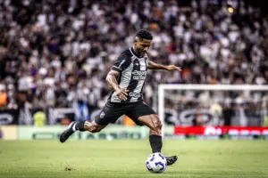 Bahia encaminha contratação de lateral-direito ex-Ceará