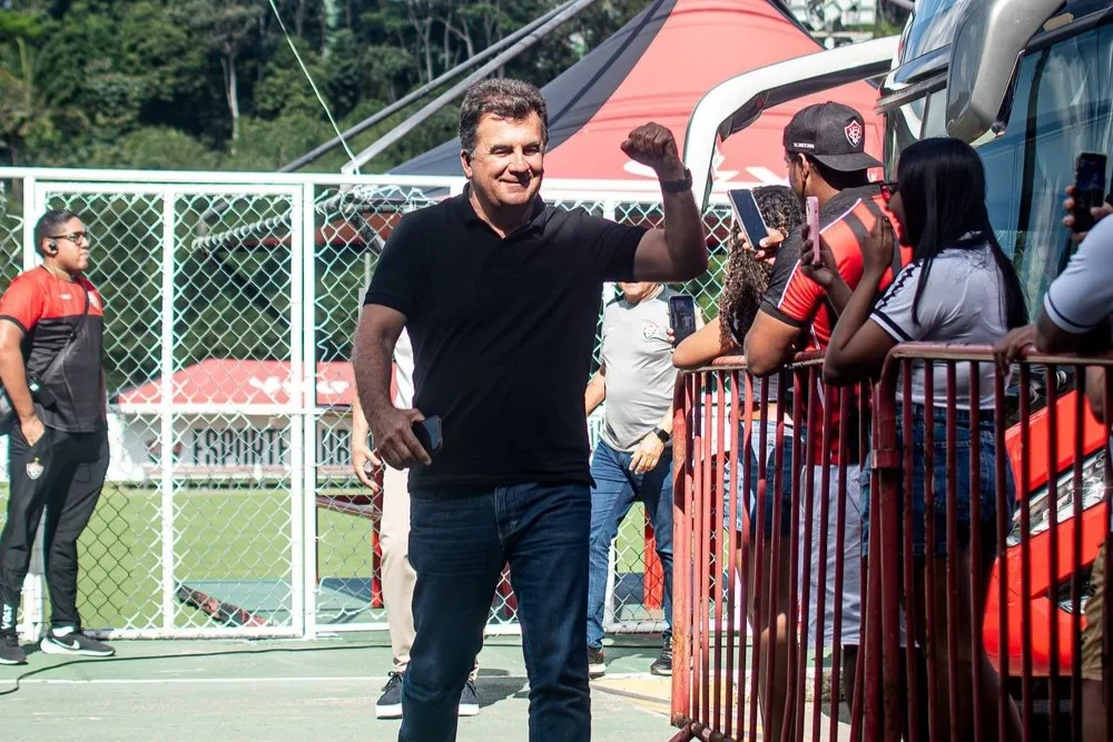 Fábio Mota tenta reeleição no Vitória em disputa com Marcone Amaral