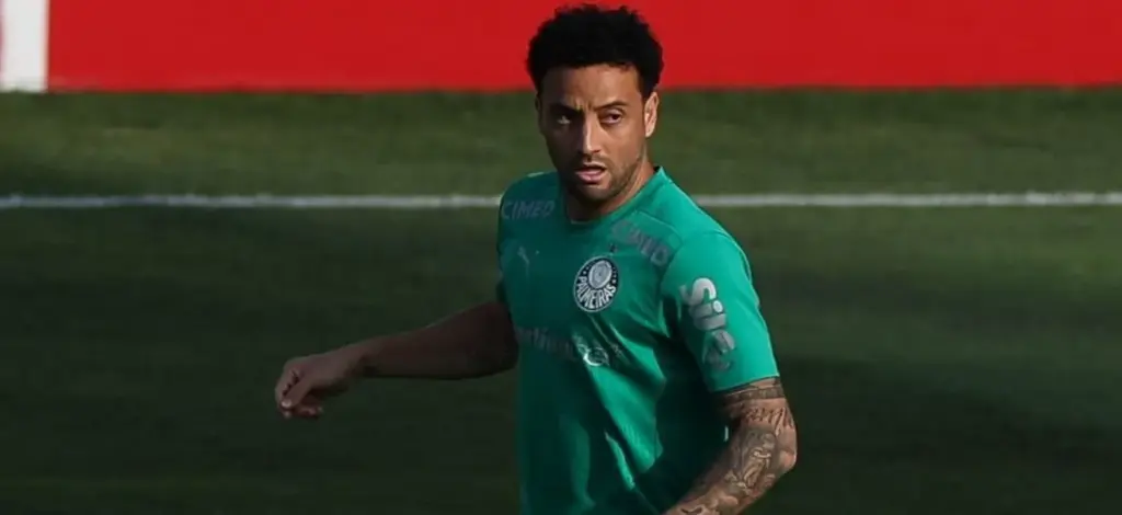 Meia sofre entorse e desfalca o Palmeiras contra o Atlético-MG