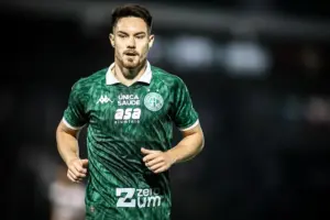 Guarani recua em renovação com Caio Mello e define permanência de atacante