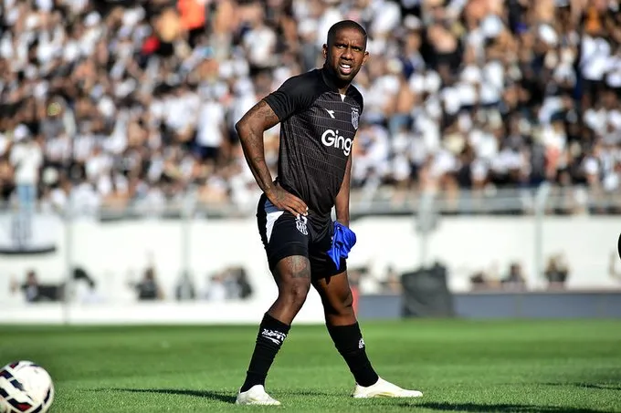 Náutico anuncia a contratação de Jonas Toró - Foto: Marcos Ribolli