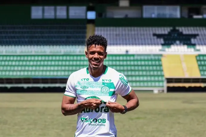 Botafogo-SP acerta a contratação de Gabriel Inocêncio - Foto: Julliana Paulino/Chapecoense