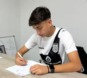 Ponte Preta assina 1º contrato profissional de Matheus Bosch