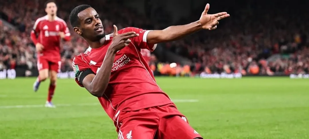 Isak em ação pelo Liverpool (Foto: Reprodução-Instagram @alex_isak)