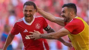 Internacional 3 x 1 Red Bull Bragantino - Colorado fica!