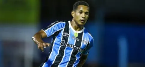 Remo se aproxima da contratação de lateral-direito do Grêmio