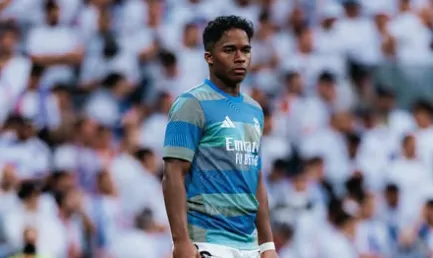 Jornal compara Endrick a Vitor Roque no Barcelona