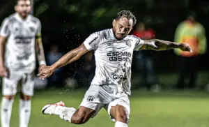 Goiás vence concorrência do Ceará por volante para 2026