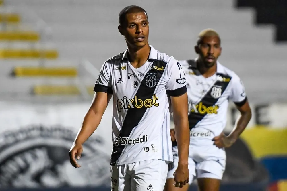 O Caxias está próximo de oficializar a contratação do volante Lucas Cândido (Foto: Álvaro Jr / PontePress)