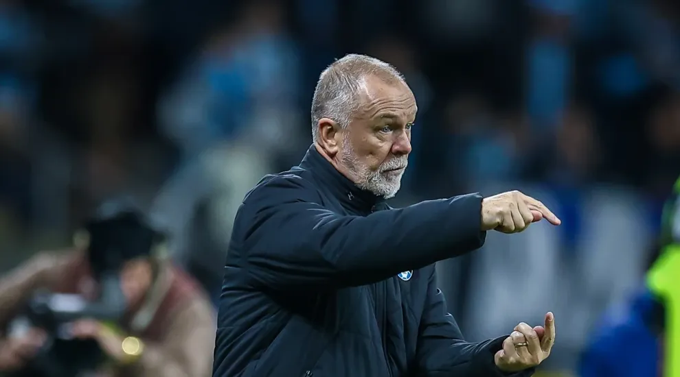 Mano Menezes anuncia despedida e encerra ciclo no Gremio