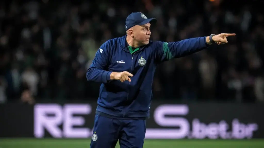 Ceará avança para contratar Mozart como novo técnico 2 Ceará avança para contratar Mozart como novo técnico (Foto: JP Pacheco/Coritiba)